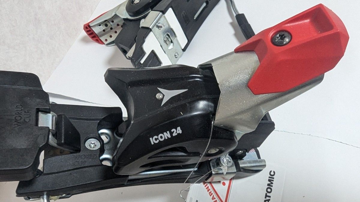 23/24 アトミック 特別選手用 Icon 24 新品 金具ATOMIC スキー 23/24 アトミック 特別選手用 Icon 24 新品 金具ATOMIC スキー
