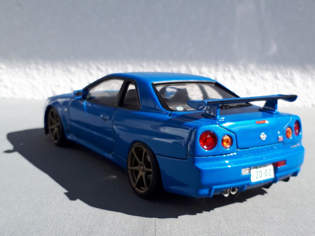 スカイラインGTR R34 1/24アオシマ キット組立完成品