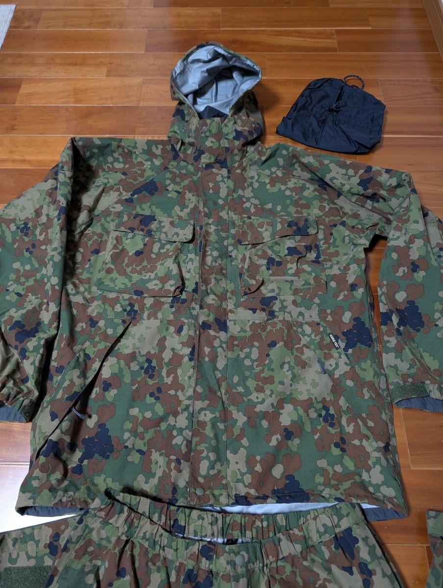モンベル カモワッチ レインウェア 迷彩柄 自衛隊 Lサイズ 上下 モンベル カモワッチ レインウェア 迷彩柄 自衛隊 Lサイズ 上下