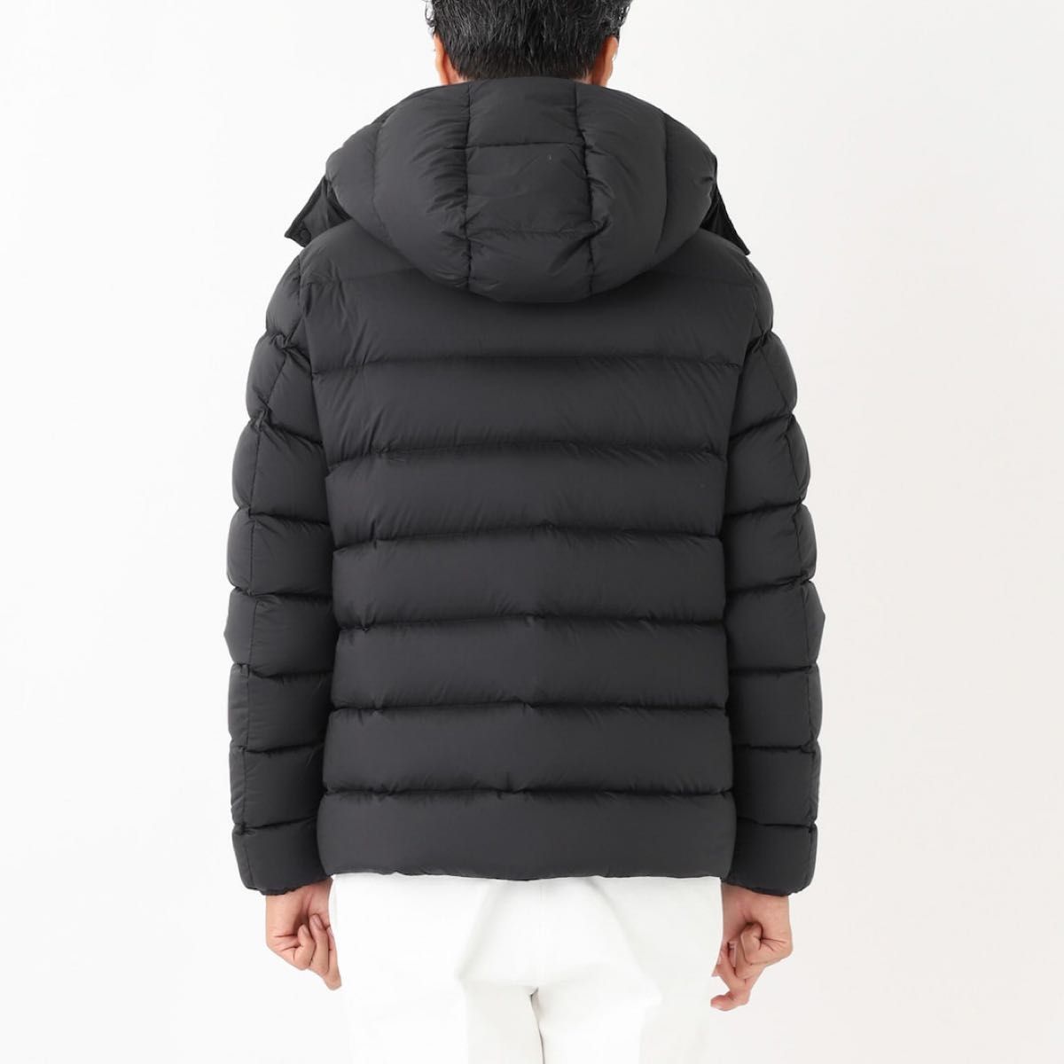 新品未使用】MONCLER モンクレール Ume サイズ7 ショートダウン 新品未使用】MONCLER モンクレール Ume サイズ7 ショートダウン