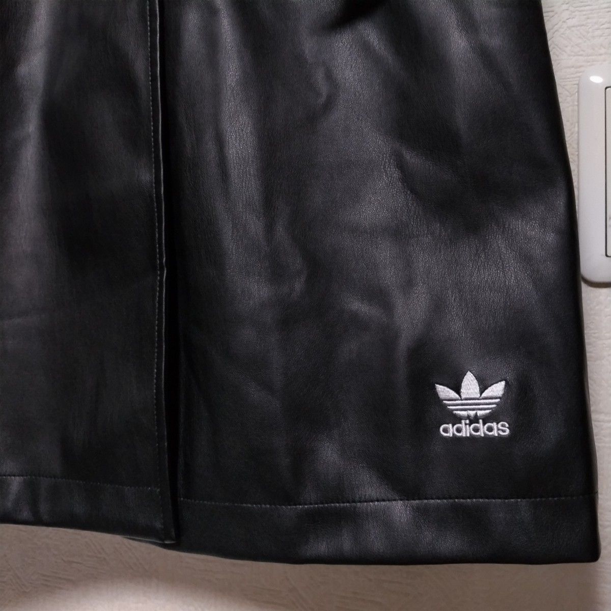 新品タグ付き adidas originals アディダス フェイクレザー 新品タグ付き adidas originals アディダス フェイクレザー