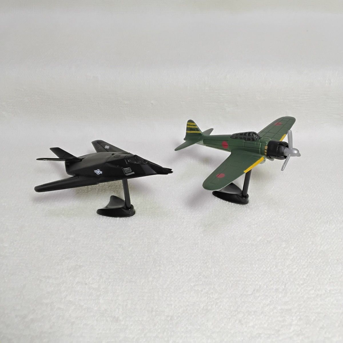 チョコエッグ 世界の戦闘機 第1弾 いろいろ F-117 零式艦上戦闘 チョコエッグ 世界の戦闘機 第1弾 いろいろ F-117 零式艦上戦闘