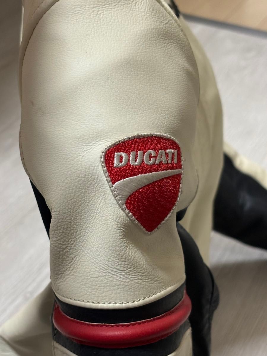 DUCATI DAINESE レザージャケット 42 プロテクター バイク DUCATI DAINESE レザージャケット 42 プロテクター バイク