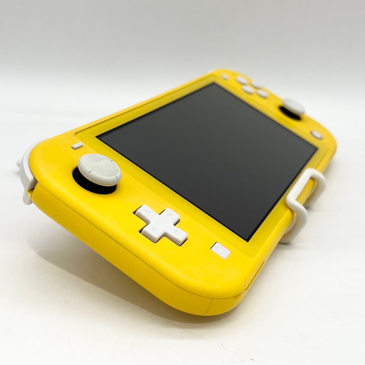 液晶美品】Switch Lite スイッチライトイエロー 本体 動作品 液晶美品】Switch Lite スイッチライトイエロー 本体 動作品