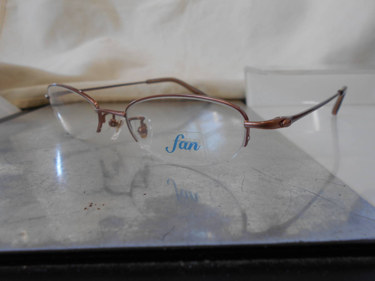 ファン fan 2779-02　シンプルなハーフリムデザインの眼鏡フレーム です。_画像3