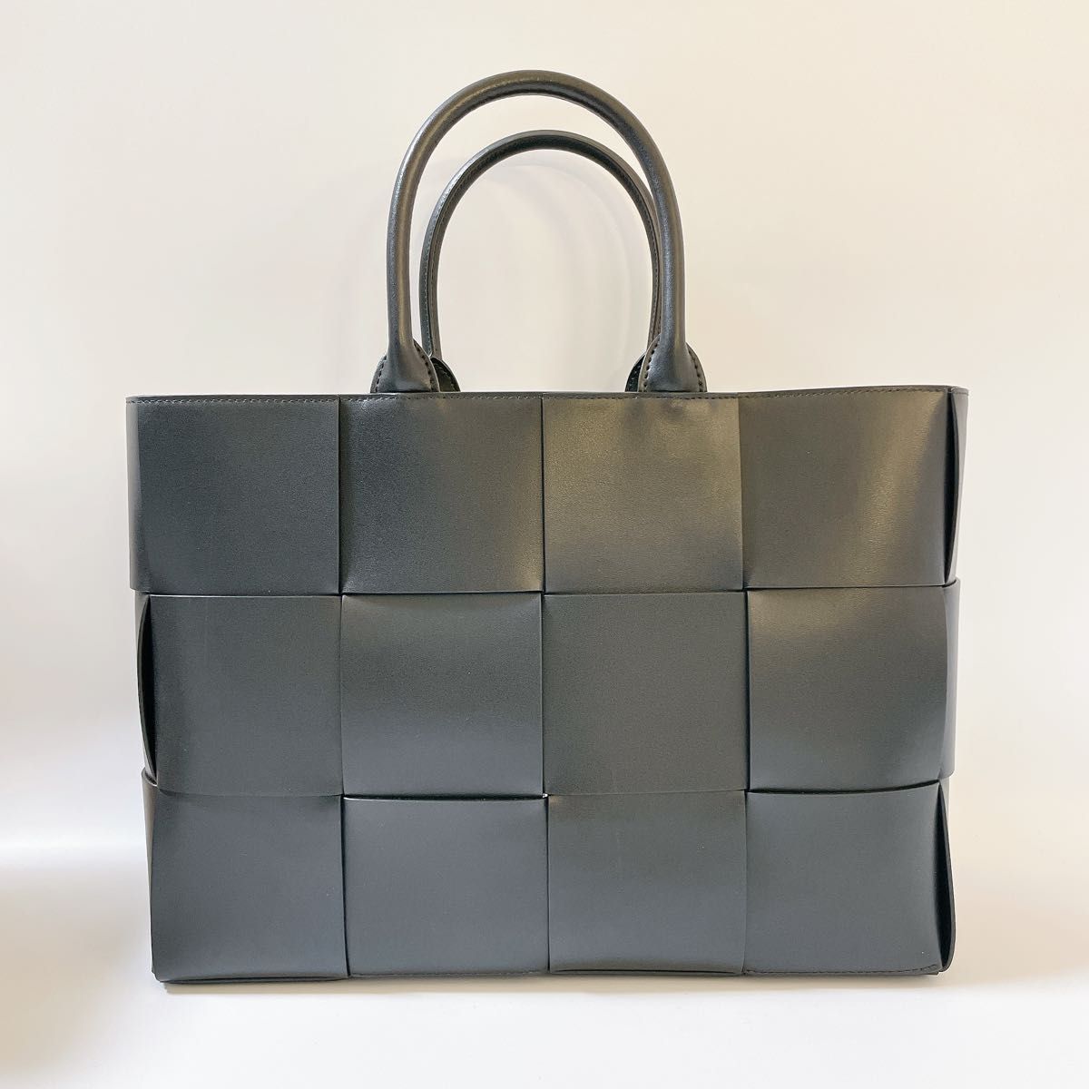 BOTTEGA VENETA ボッテガヴェネタ アルコ・トートバッグ マキシ BOTTEGA VENETA ボッテガヴェネタ アルコ・トートバッグ マキシ