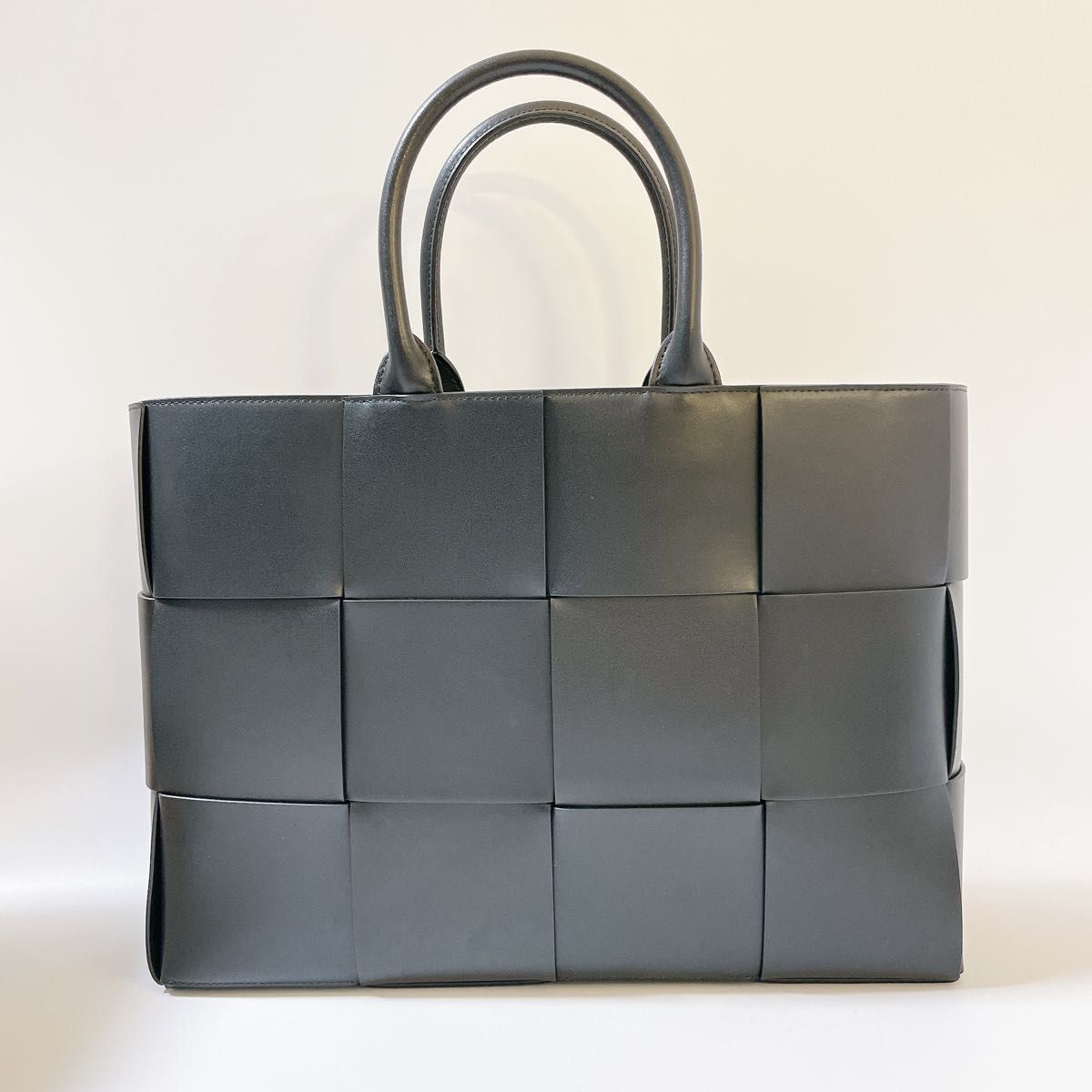 BOTTEGA VENETA ボッテガヴェネタ アルコ・トートバッグ マキシ BOTTEGA VENETA ボッテガヴェネタ アルコ・トートバッグ マキシ