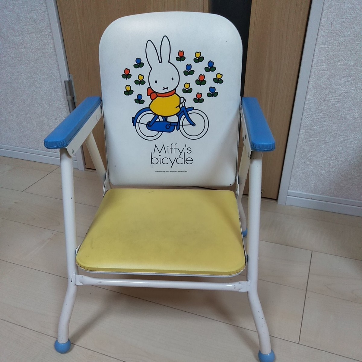 ミッフィー　Miffy 子供用ローチェア　キッズチェア　木製　レトロ