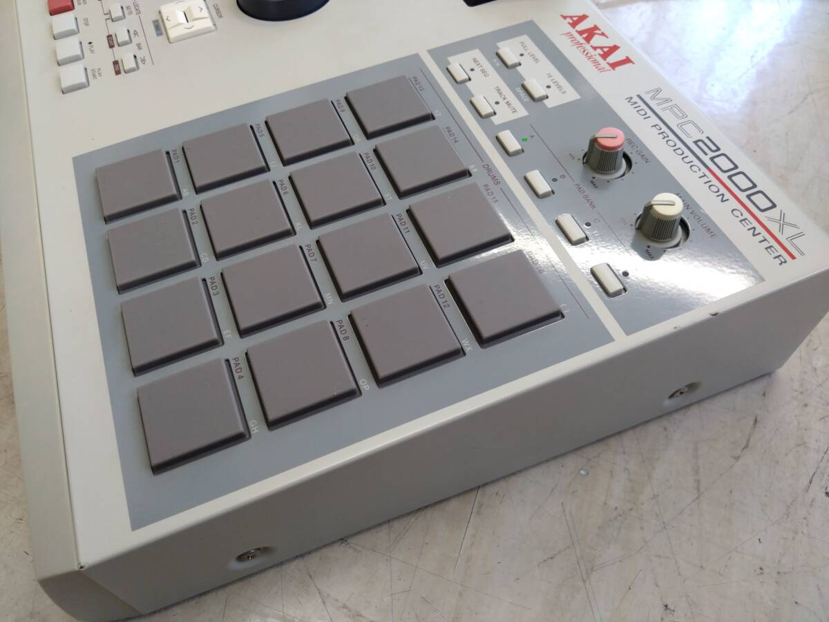 カスタム!美品!メンテ済み! AKAI MPC 2000XL CF搭載 Yahoo!オークション - 美品 メンテ済み AKAI MPC 2000XL CF搭載