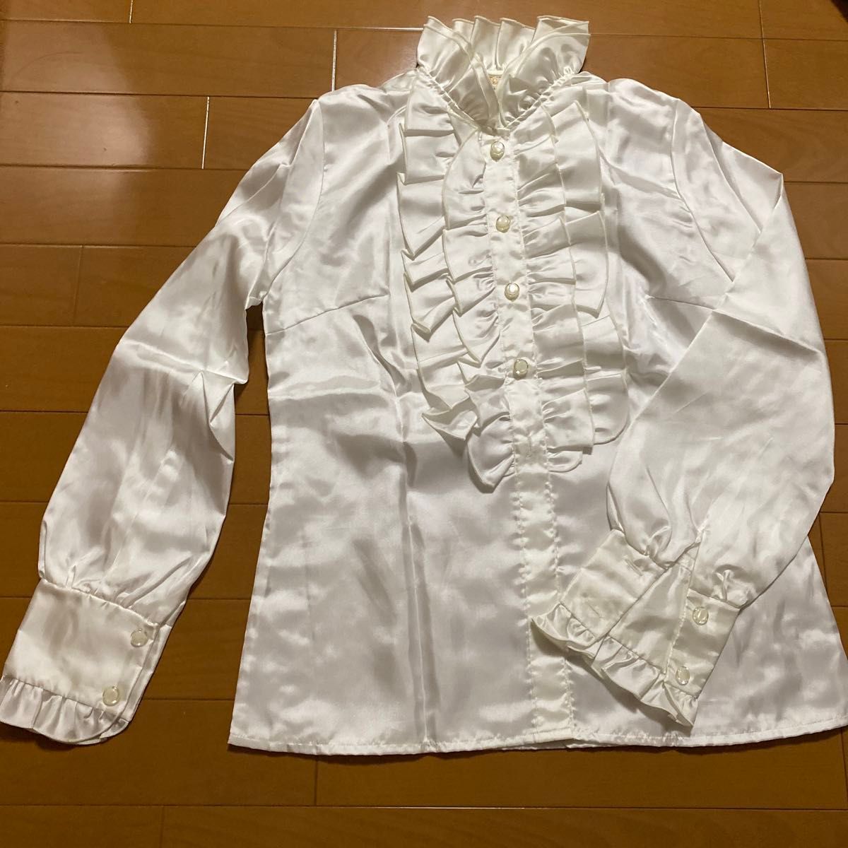 フリル付きサテンシャツ 9号 白 ISETAN 伊勢丹|Yahoo!フリマ フリル付きサテンシャツ 9号 白 ISETAN 伊勢丹|Yahoo!フリマ