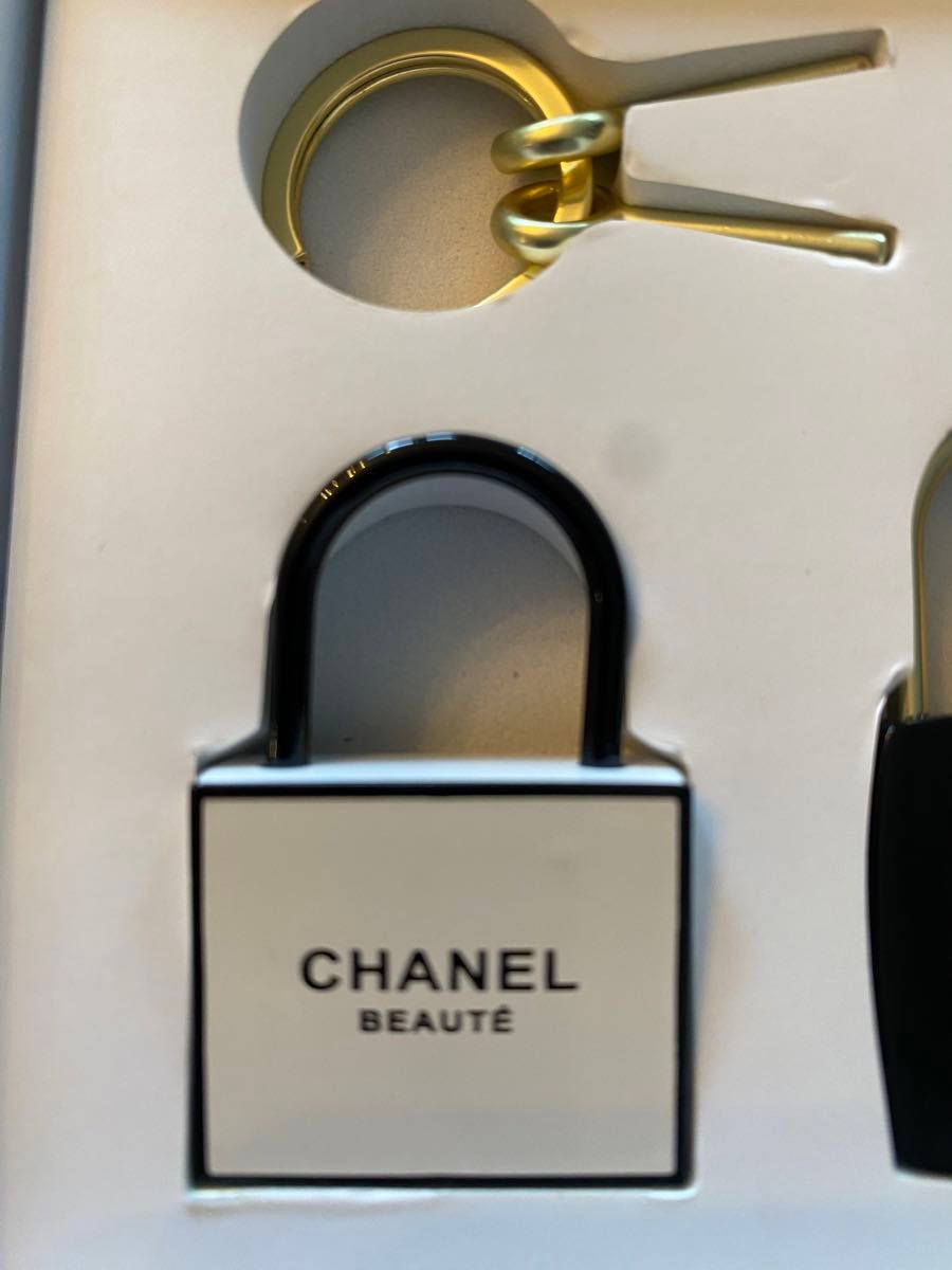 シャネル CHANEL ノベルティ ロックキー 3点セット|Yahoo シャネル CHANEL ノベルティ ロックキー 3点セット|Yahoo