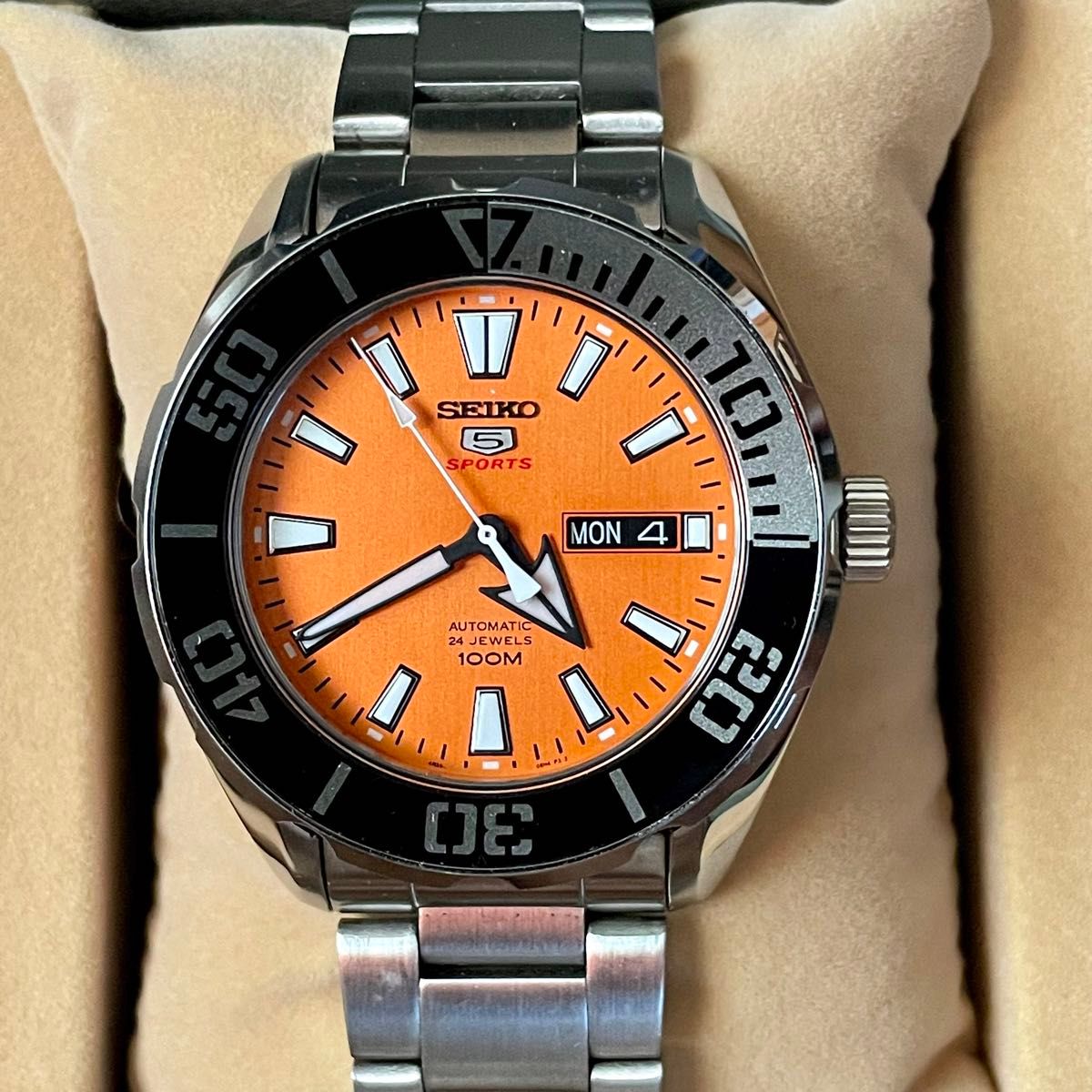 美品 セイコー5スポーツ SEIKO5SPORTS 自動巻き腕時計 SRPC55 美品 セイコー5スポーツ SEIKO5SPORTS 自動巻き腕時計 SRPC55