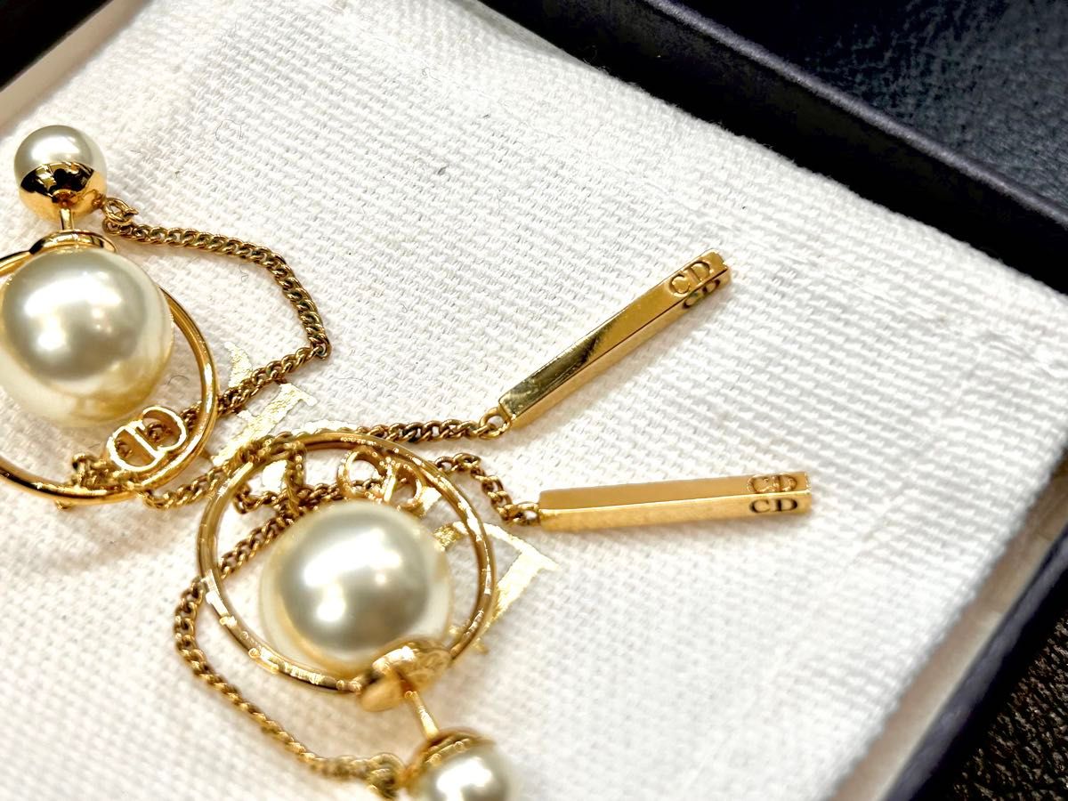 DIOR トライバルチェーンパールピアス/ゴールド|Yahoo!フリマ DIOR トライバルチェーンパールピアス/ゴールド|Yahoo!フリマ
