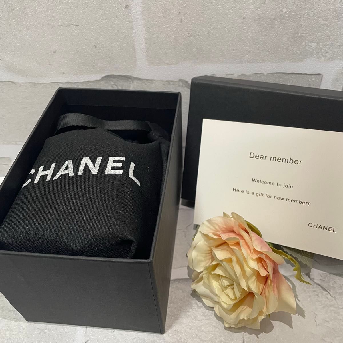 新品】CHANEL 2024 ノベルティポーチ ショルダーミニバック 新品】CHANEL 2024 ノベルティポーチ ショルダーミニバック