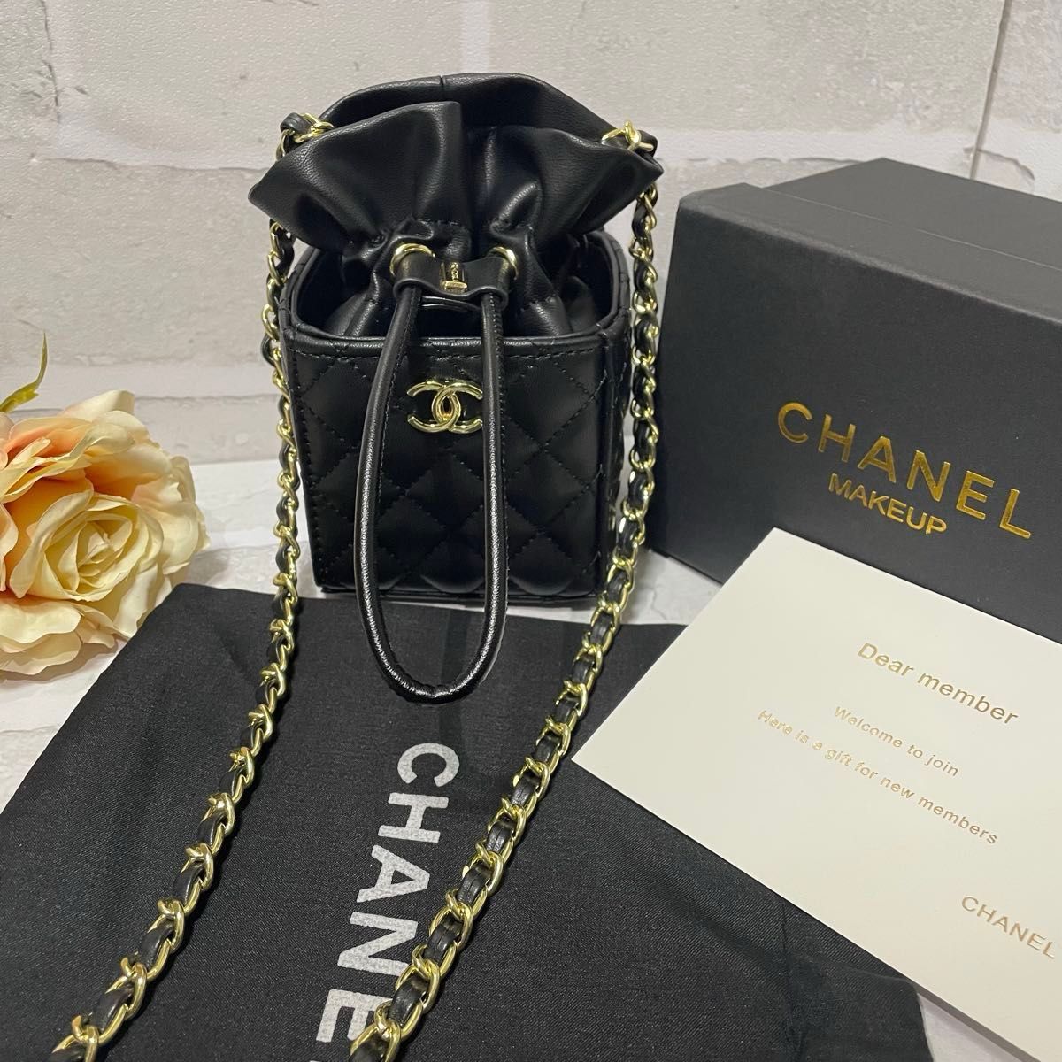 新品】CHANEL 2024 ノベルティポーチ ショルダーミニバック 新品】CHANEL 2024 ノベルティポーチ ショルダーミニバック