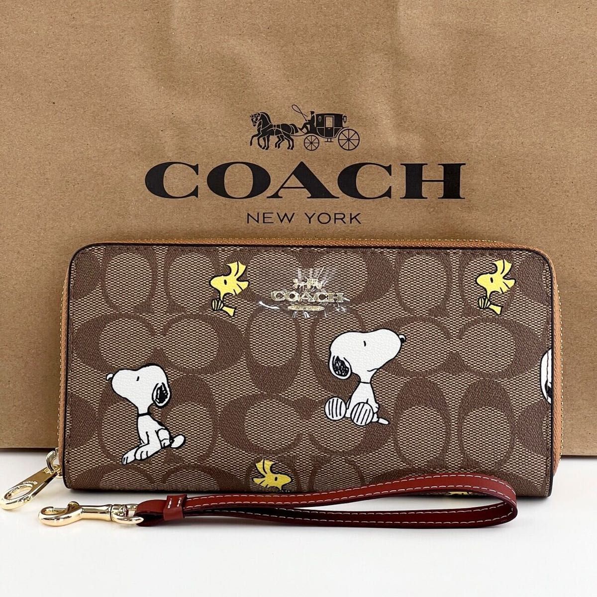 新品 COACH スヌーピー ストラップ 付き 長財布 PEANUTS コーチ 新品 COACH スヌーピー ストラップ 付き 長財布 PEANUTS コーチ
