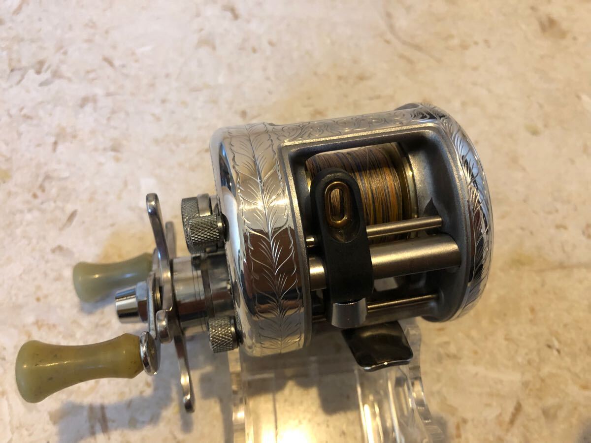 シマノ 05 カルカッタ100 カスタム SHIMANO 彫金カスタム 送料 シマノ 05 カルカッタ100 カスタム SHIMANO 彫金カスタム 送料