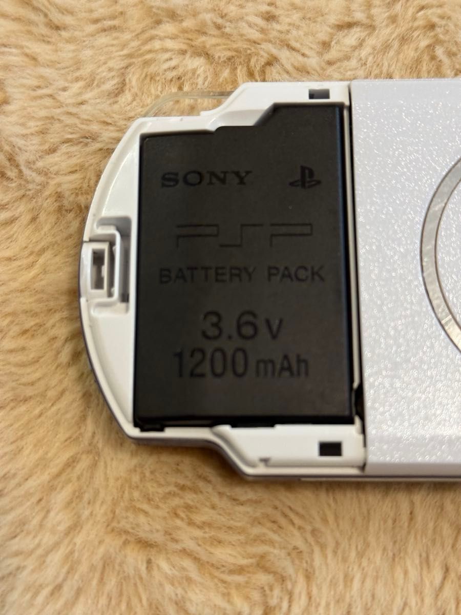 SONY PSP-3000 ホワイト 動作確認済 バッテリー膨張無 おまけ有 SONY PSP-3000 ホワイト 動作確認済 バッテリー膨張無 おまけ有