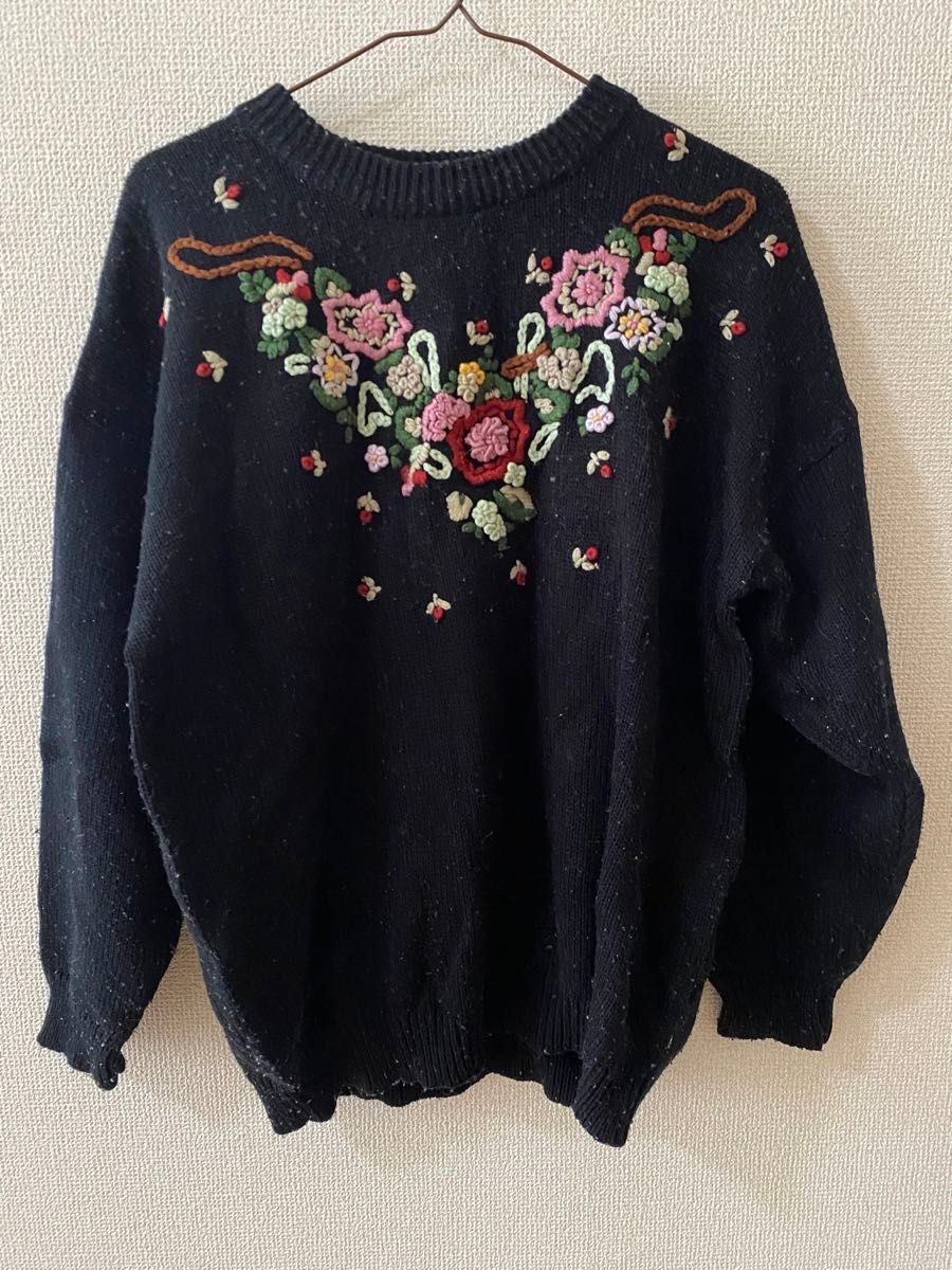 レディース 冬服 ビンテージ 刺繍 ニットセーター 古着 黒 レディース 冬服 ビンテージ 刺繍 ニットセーター 古着 黒