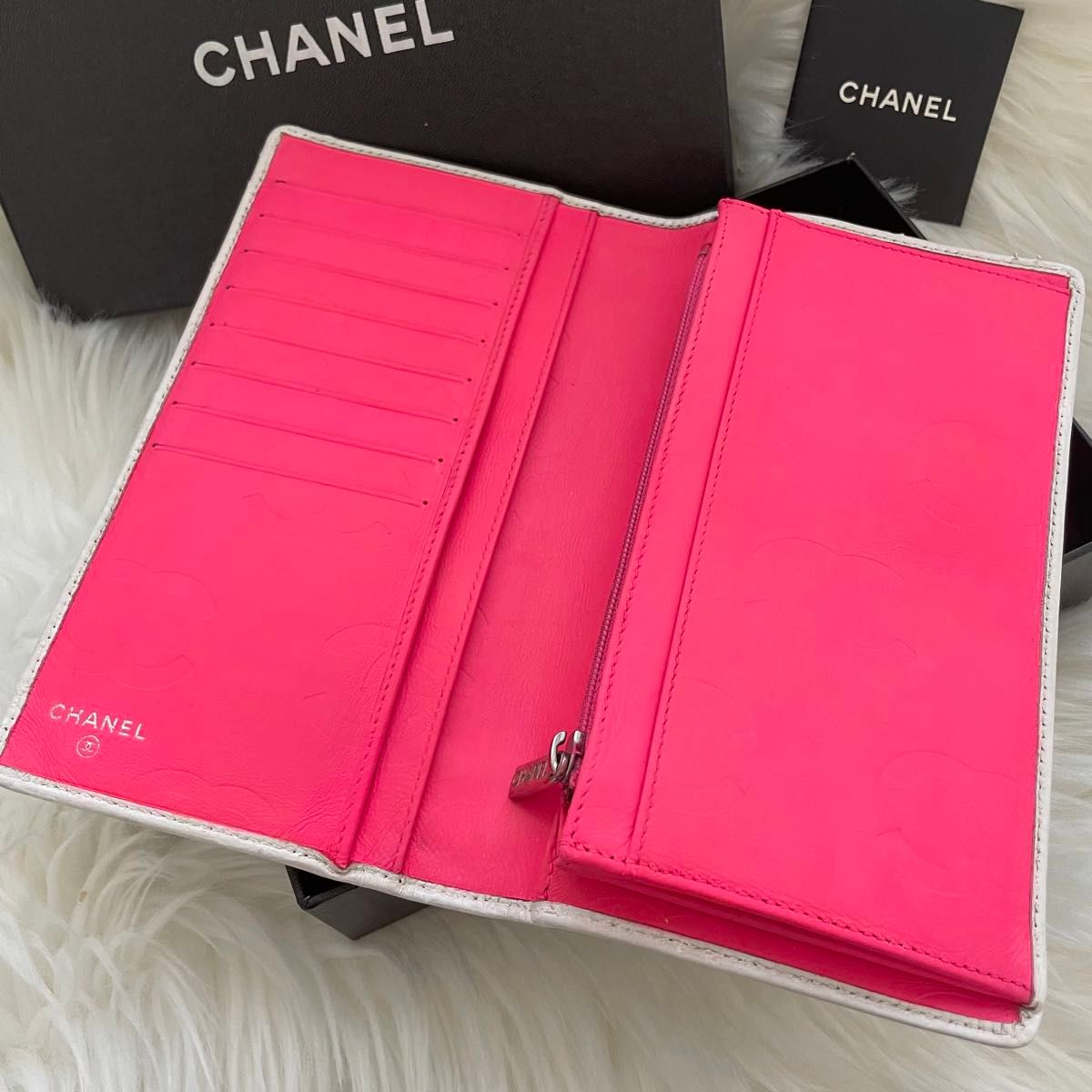 シャネル CHANEL二つ折り 長財布 カンボンライン ココマーク 白 シャネル CHANEL二つ折り 長財布 カンボンライン ココマーク 白