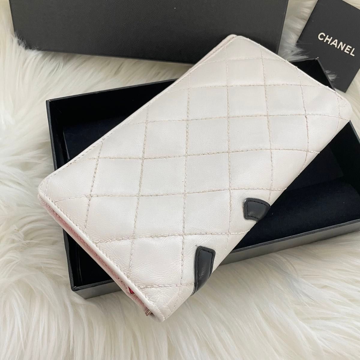 シャネル CHANEL二つ折り 長財布 カンボンライン ココマーク 白 シャネル CHANEL二つ折り 長財布 カンボンライン ココマーク 白
