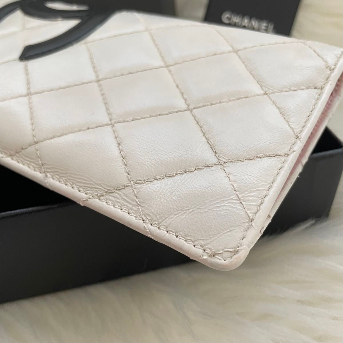 シャネル CHANEL二つ折り 長財布 カンボンライン ココマーク 白 シャネル CHANEL二つ折り 長財布 カンボンライン ココマーク 白