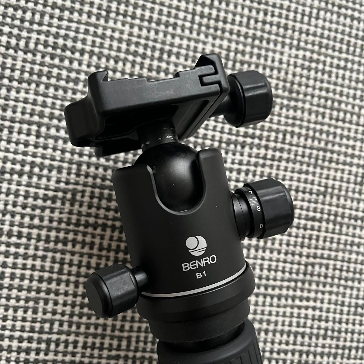 BENRO ベンロ 4段三脚 C2680T カーボン三脚 雲台|Yahoo!フリマ BENRO ベンロ 4段三脚 C2680T カーボン三脚 雲台|Yahoo!フリマ