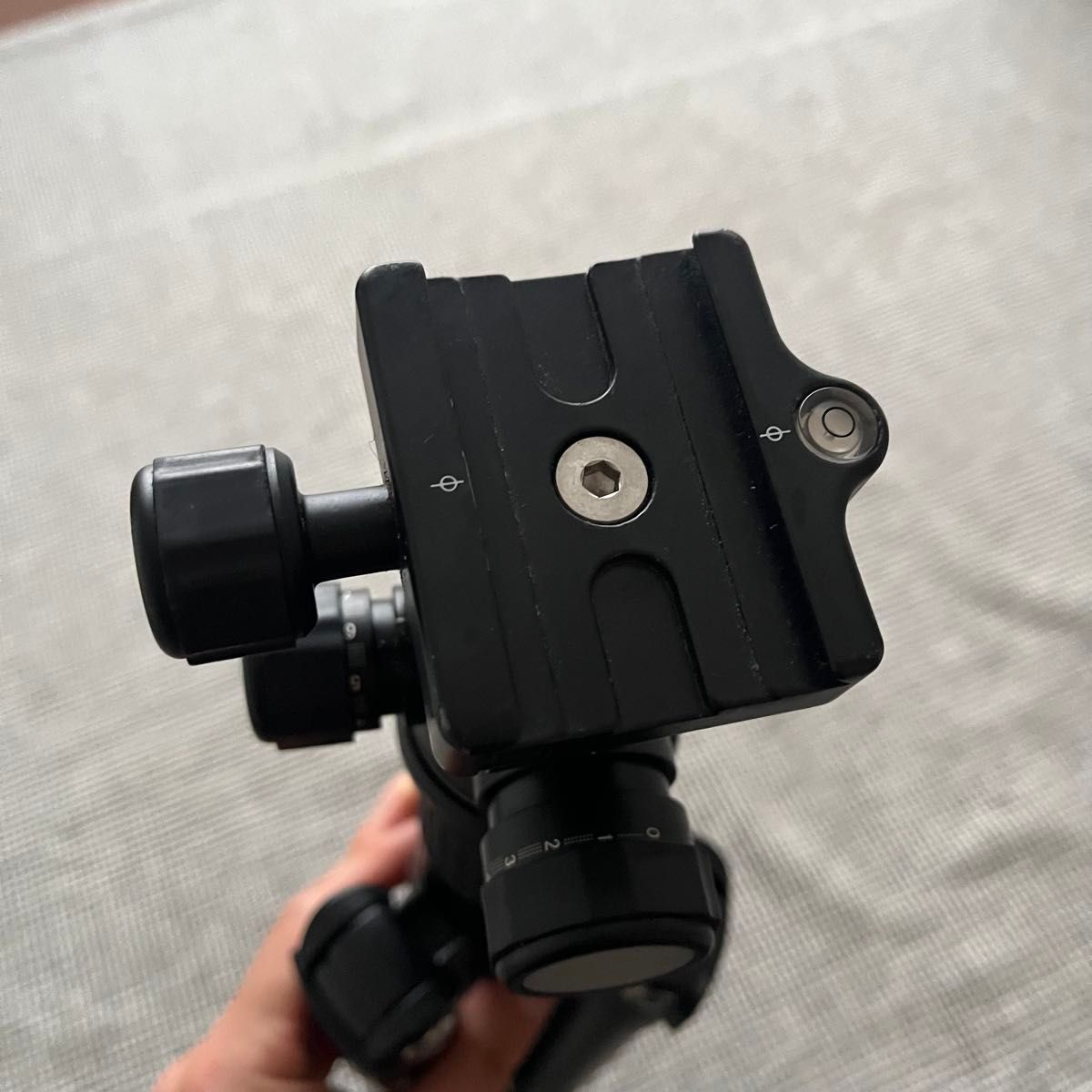 BENRO ベンロ 4段三脚 C2680T カーボン三脚 雲台|Yahoo!フリマ BENRO ベンロ 4段三脚 C2680T カーボン三脚 雲台|Yahoo!フリマ