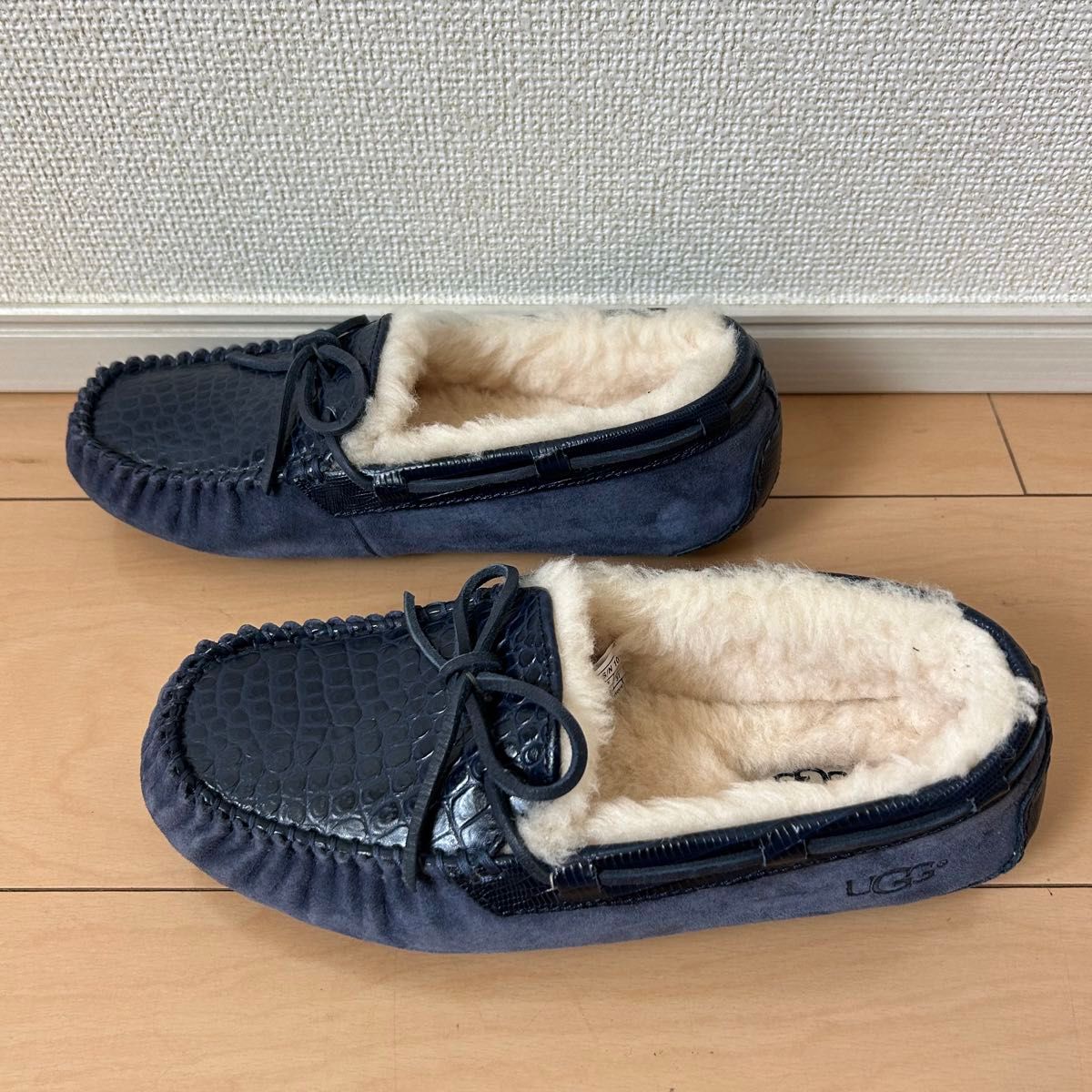 UGG アグ ダコタ Dakota 23cm ネイビー 紺色 クロコ 型押し
