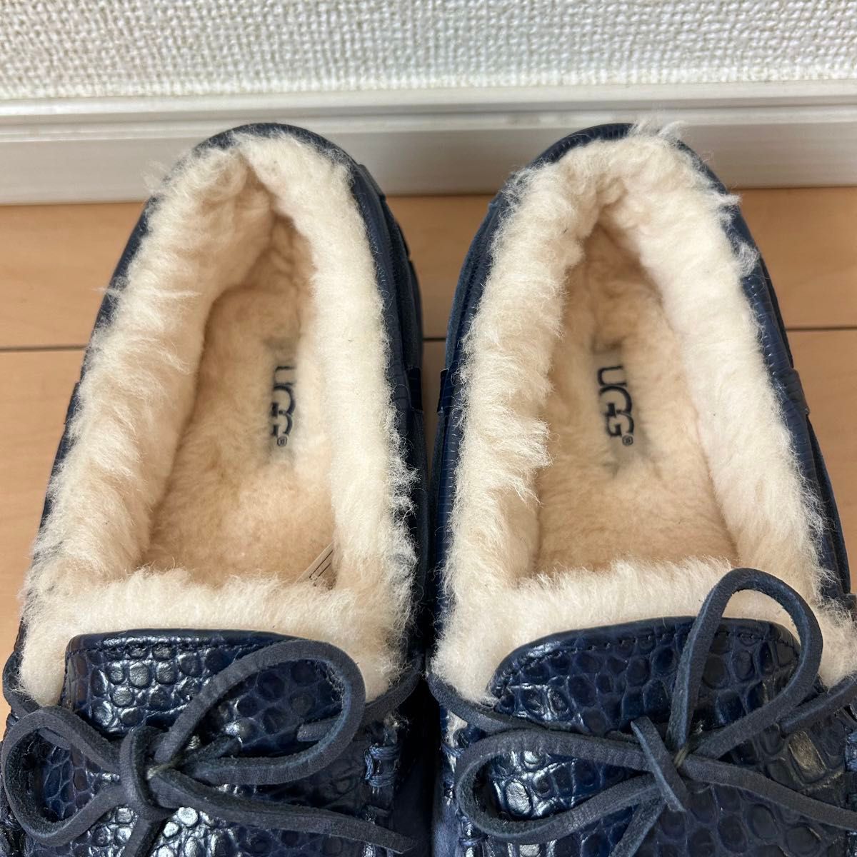 UGG アグ ダコタ Dakota 23cm ネイビー 紺色 クロコ 型押し