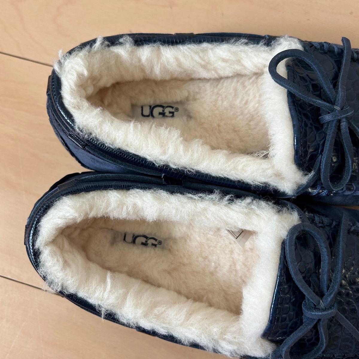 UGG アグ ダコタ Dakota 23cm ネイビー 紺色 クロコ 型押し