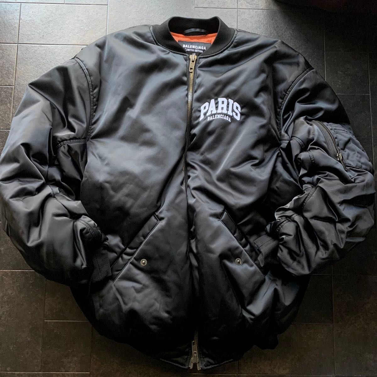 BALENCIAGA city series bomber ma-1 最終値下|Yahoo!フリマ BALENCIAGA city series bomber ma-1 最終値下|Yahoo!フリマ