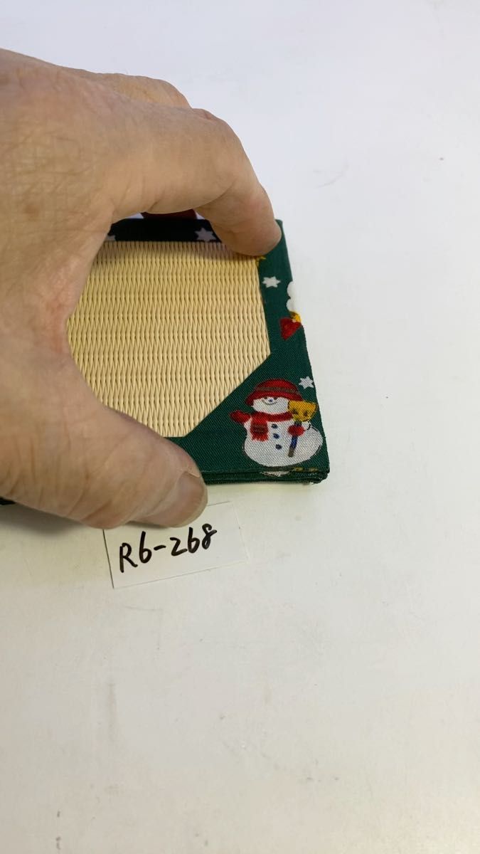 ライトイエローメセキ畳にサンタ柄のコースター4枚組R6-268