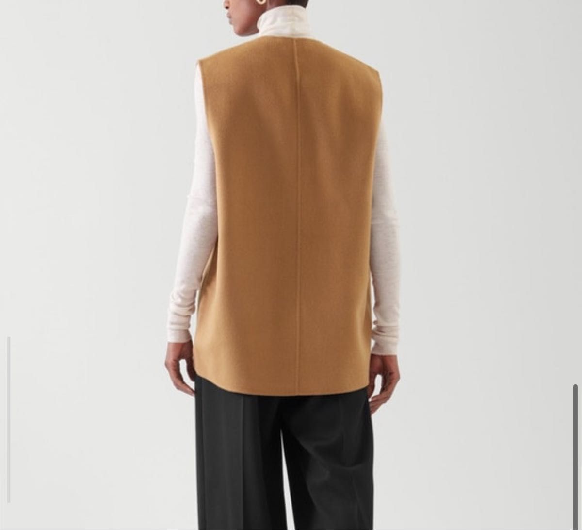 COS 新品 完売品 COS DEEP V-NECK SLEEVELESS TOP 茶色 ブラウン COS 新品 完売品 COS DEEP V-NECK SLEEVELESS TOP 茶色 ブラウン
