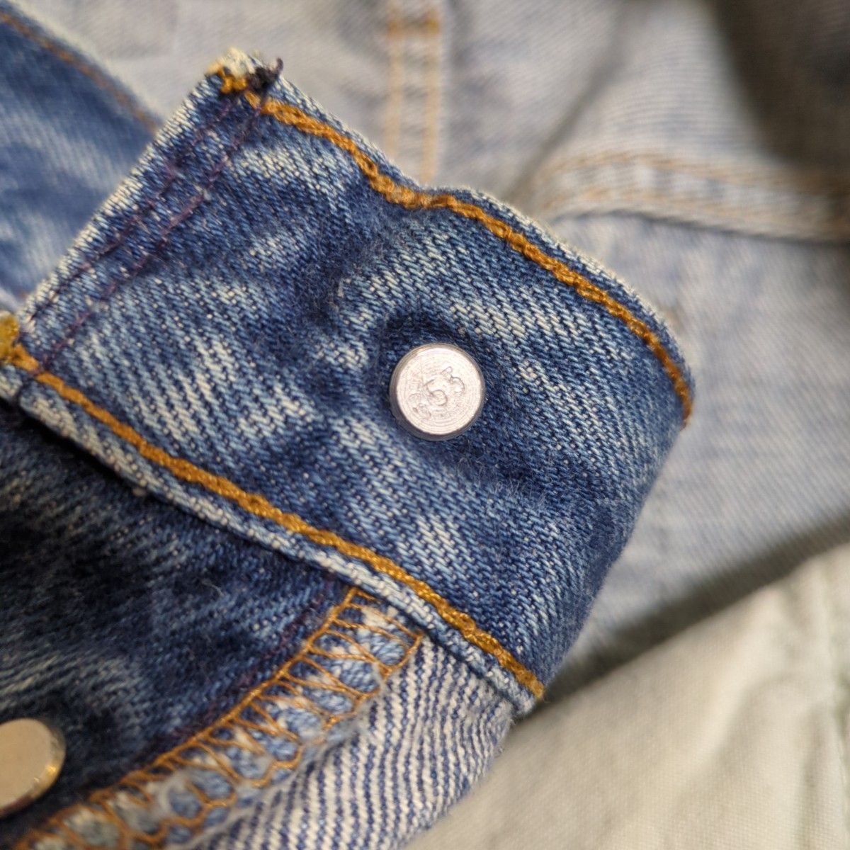 80s リーバイス 金糸脇割り 501ハチマル Levi's ひげ落ち USA製 80s リーバイス 金糸脇割り 501ハチマル Levi's ひげ落ち USA製