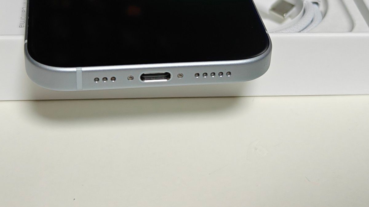 iPhone 15 Blue 128GB 国内SIMフリーモデル 美品 バッテリー99 iPhone 15 Blue 128GB 国内SIMフリーモデル 美品 バッテリー99