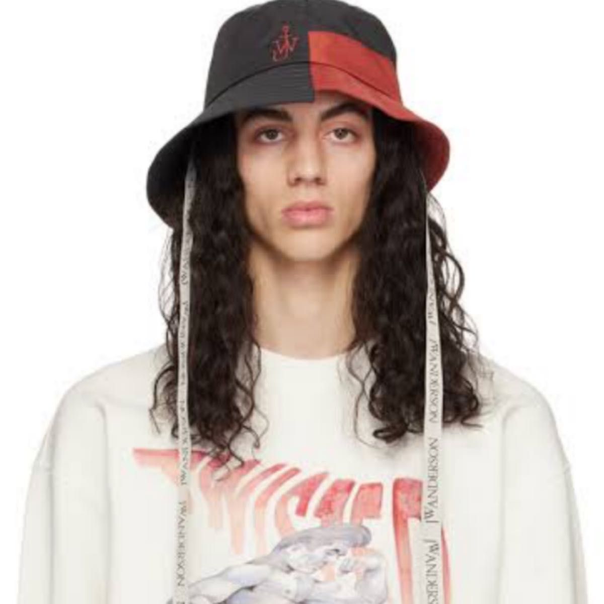 JW ANDERSON バケットハット 黒/赤 jw anderson アシンメトリー バケットハット レッド/ブラック