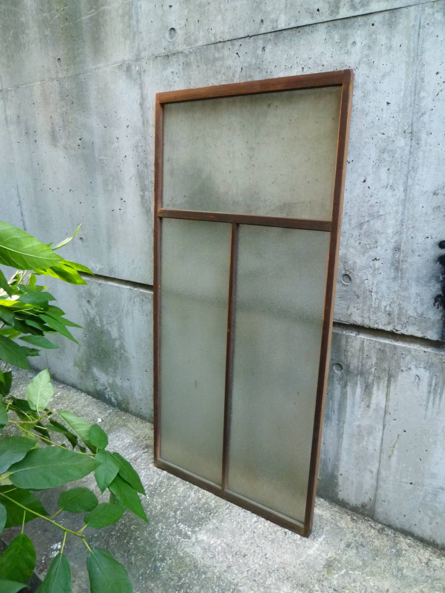 M6611 Kyoto old Japanese-style house .. retro glass Vintage wooden .... door fittings (3111)[ mailing address is company office work place store limitation ][ private person sama is Seino Transportation department stop ]