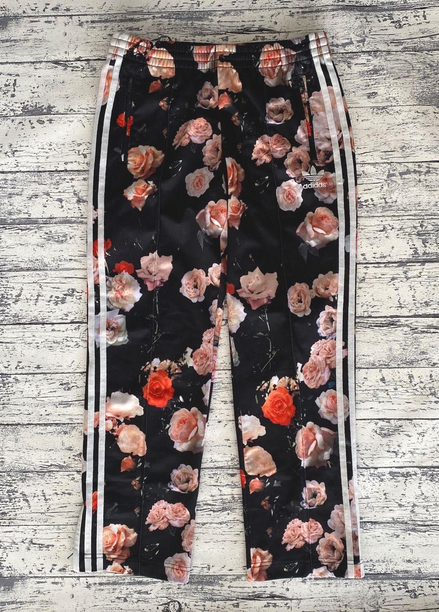 adidas Originals トラックパンツ ファイヤーバード 薔薇柄 ワン adidas Originals トラックパンツ ファイヤーバード 薔薇柄 ワン
