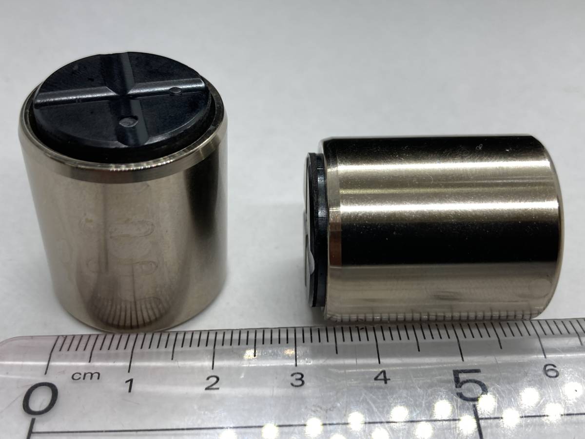 スズキ RGV250Γ VJ22A/VJ23A 全年式対応 リア キャリパーピストン+オイルシール+ダスト ガンマ 69107-22D00/69108-22D00/69100-22810