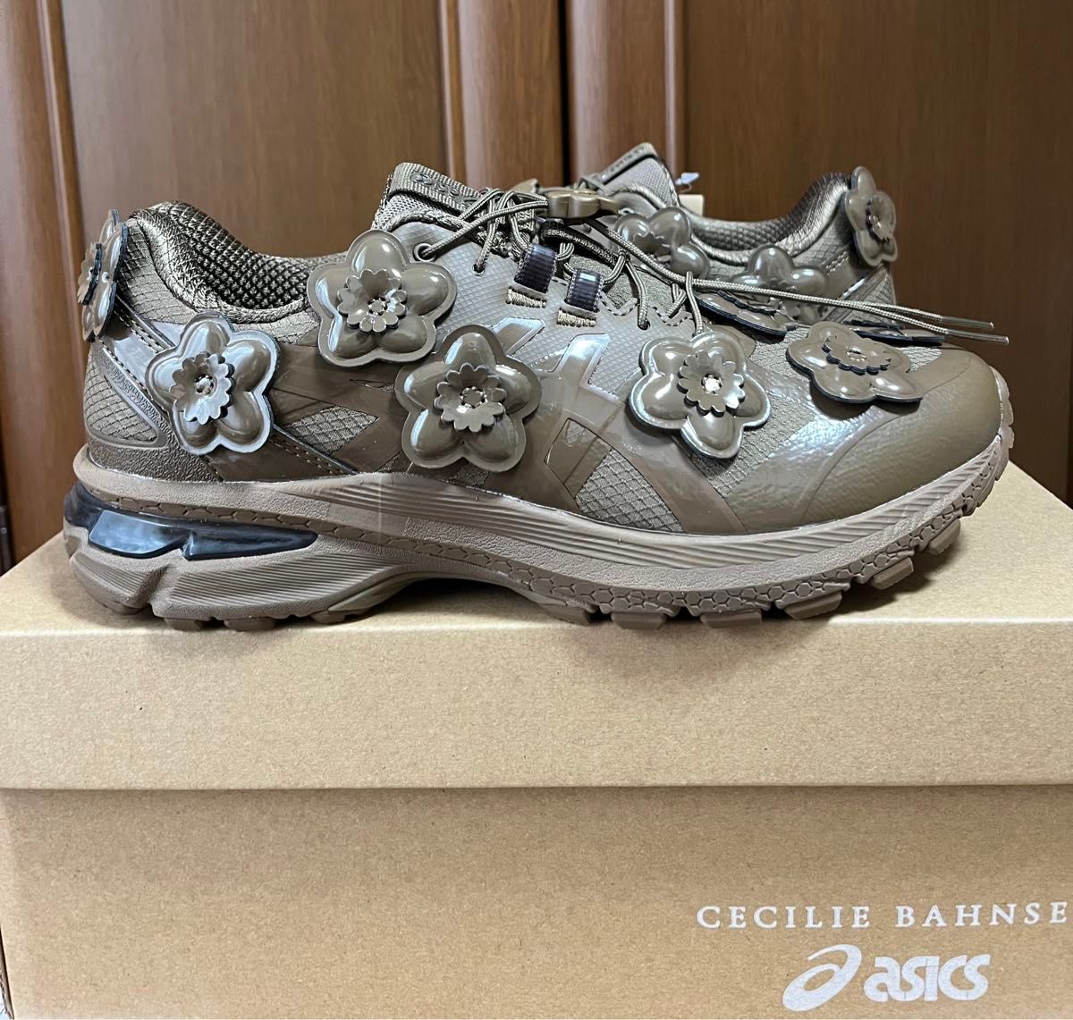 2024年 10/16 & 11/1 発売】Cecilie Bahnsen x ASICS GEL 2024年 10/16 & 11/1 発売】Cecilie Bahnsen x ASICS GEL