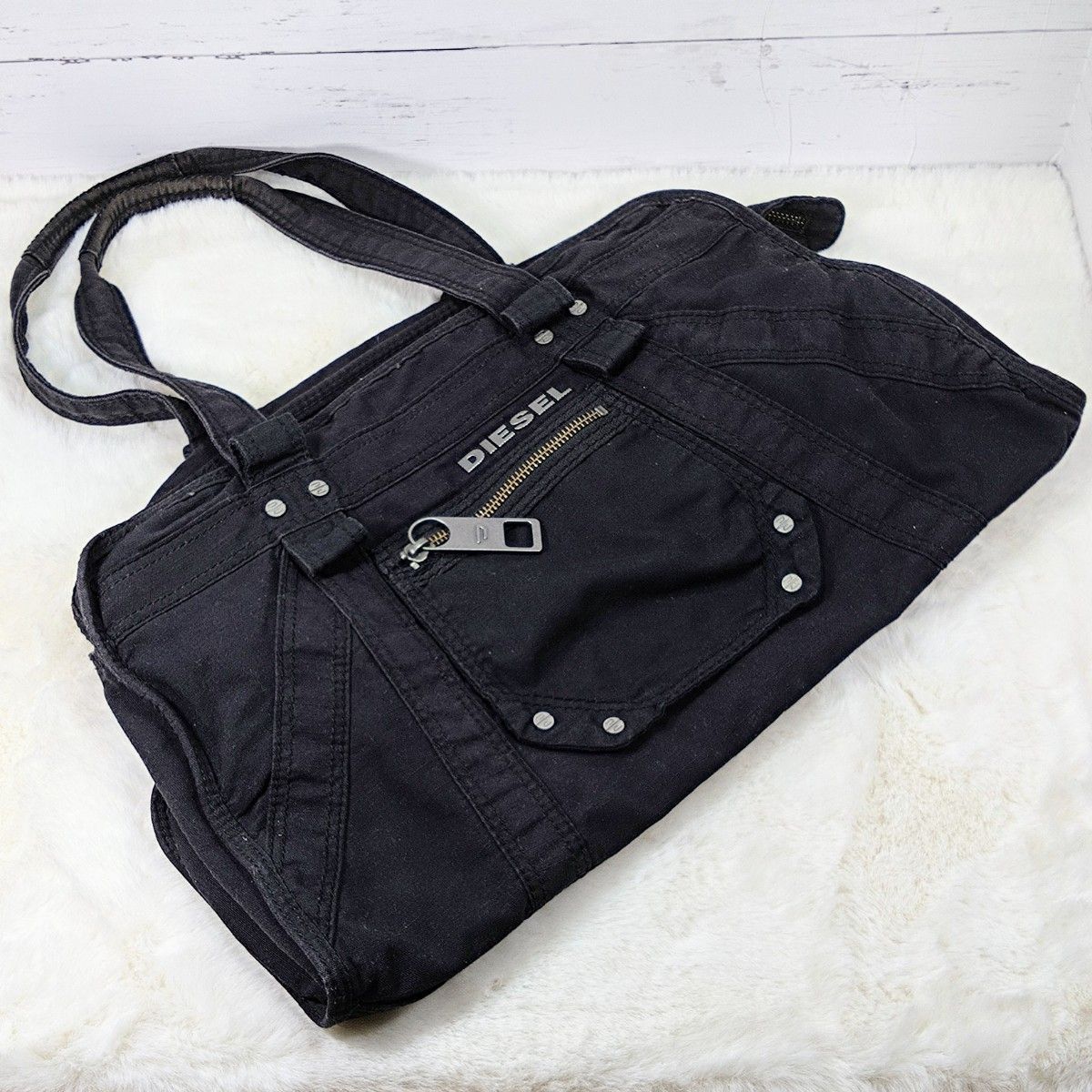 DIESEL canvas metal logo ショルダーバッグ Y2K 黒 DIESEL canvas metal logo ショルダーバッグ Y2K 黒