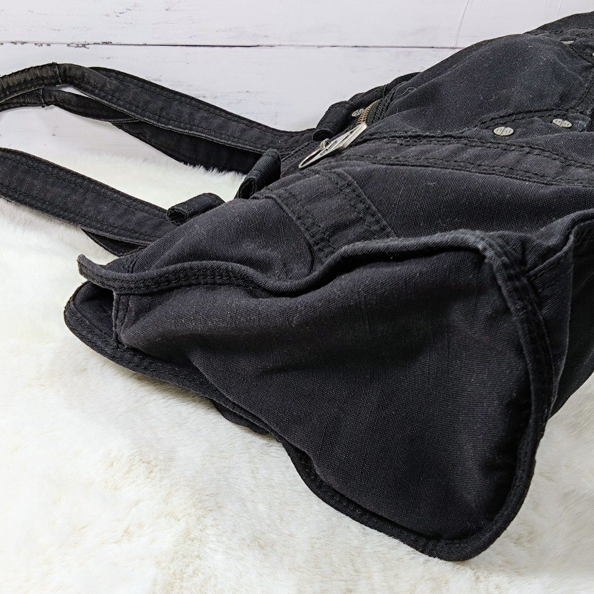 DIESEL canvas metal logo ショルダーバッグ Y2K 黒 DIESEL canvas metal logo ショルダーバッグ Y2K 黒