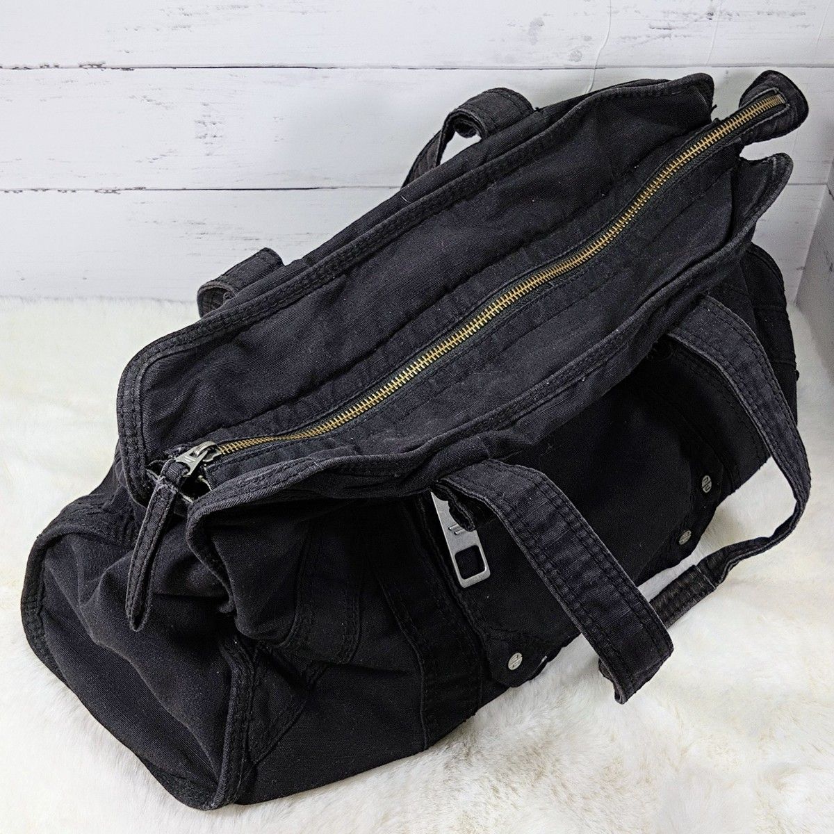 DIESEL canvas metal logo ショルダーバッグ Y2K 黒 DIESEL canvas metal logo ショルダーバッグ Y2K 黒