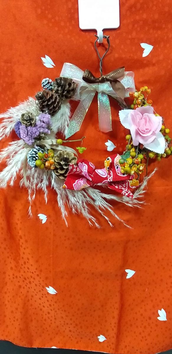 B7☆ハンドメイドリース☆木の実がいっぱい華やか♪楽しい☆♪☆ハッピィーなリース値下げしました。ツルウメモドキの花言葉