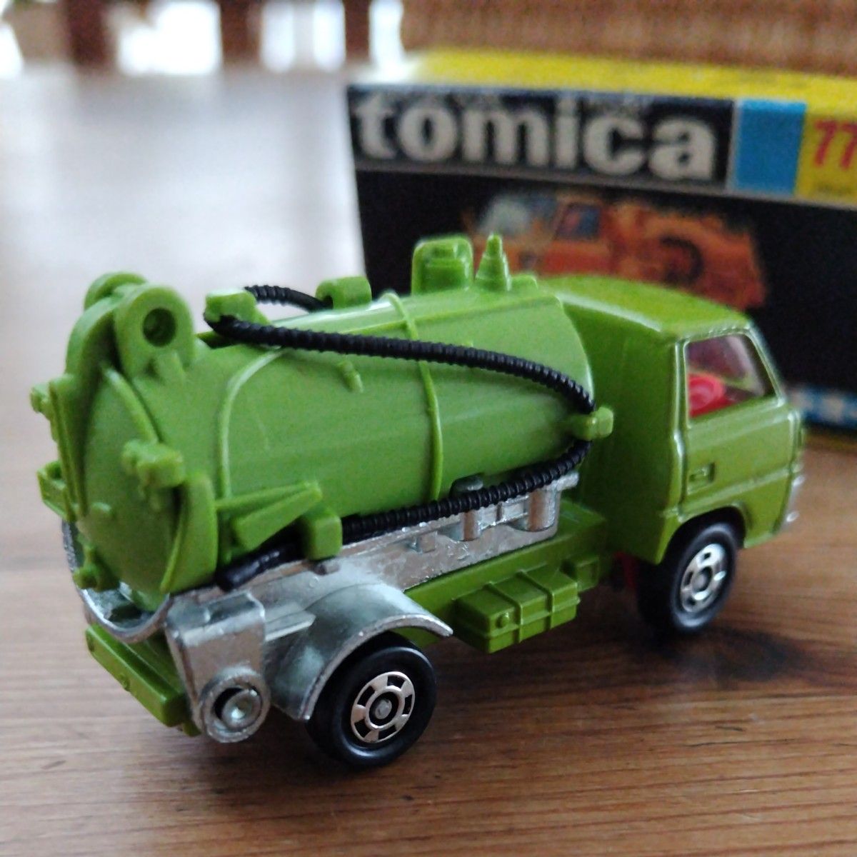 トミカ 三菱キャンターグリッドスイーパ 黒箱 No77 ミニカー トミカ 三菱キャンターグリッドスイーパ 黒箱 No77 ミニカー