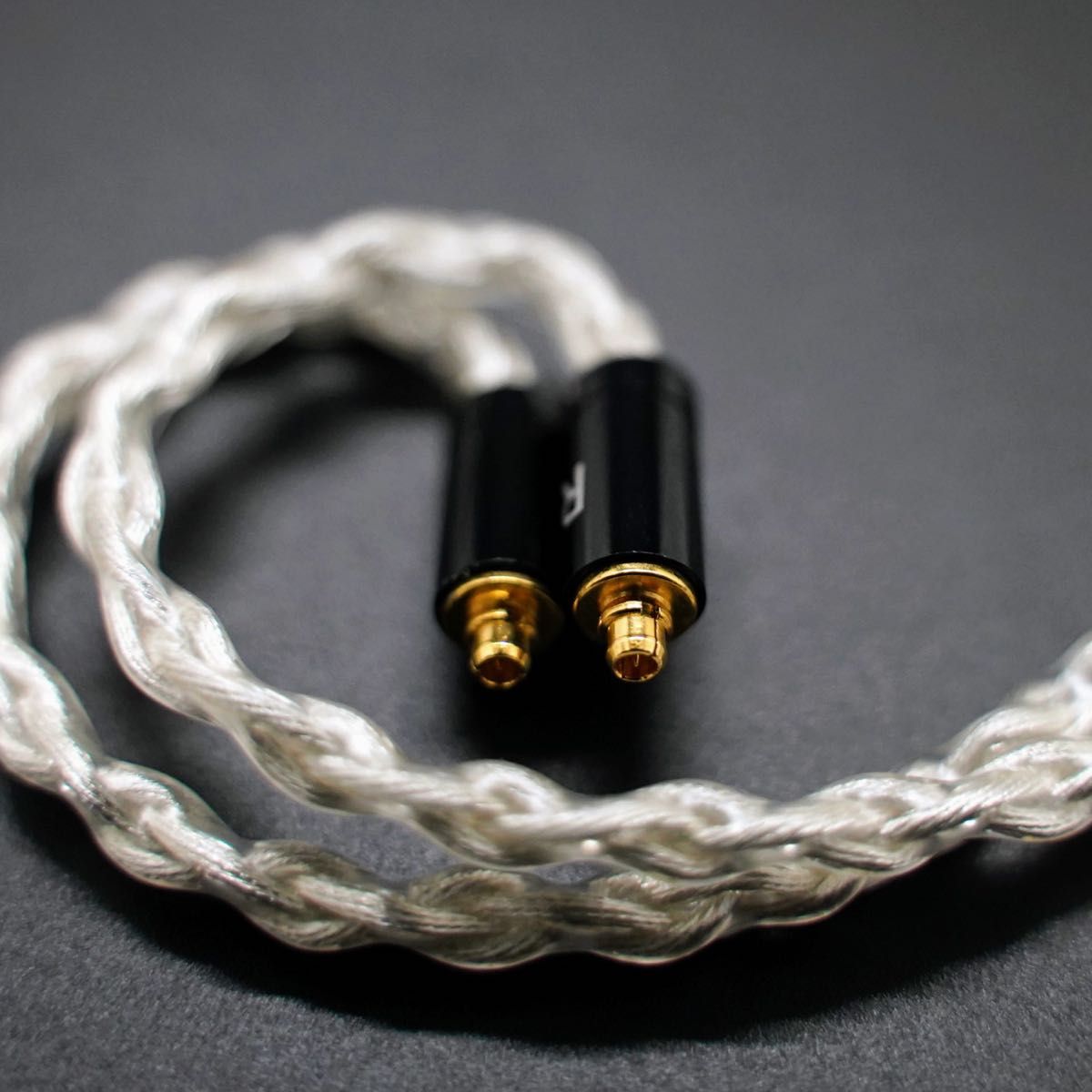 1点のみ】銀銅合金導体 8コア1064芯 MMCX/4 4mmバランス CABLE 1点のみ】銀銅合金導体 8コア1064芯 MMCX/4 4mmバランス CABLE