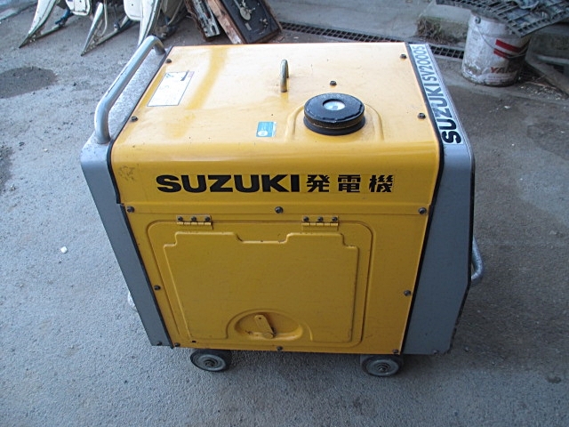 SUZUKI スズキ 製 エンジン 発電機 SV2000S 現状渡し 単相100V/Mk.58 DC12V 50Hz/60Hz 対応 1.7/2.0KVA 引き取り推奨_画像3