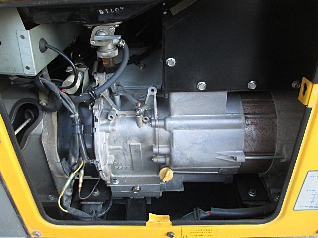 SUZUKI スズキ 製 エンジン 発電機 SV2000S 現状渡し 単相100V SUZUKI スズキ 製 エンジン 発電機 SV2000S 現状渡し 単相100V