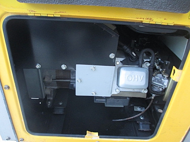 SUZUKI スズキ 製 エンジン 発電機 SV2000S 現状渡し 単相100V SUZUKI スズキ 製 エンジン 発電機 SV2000S 現状渡し 単相100V